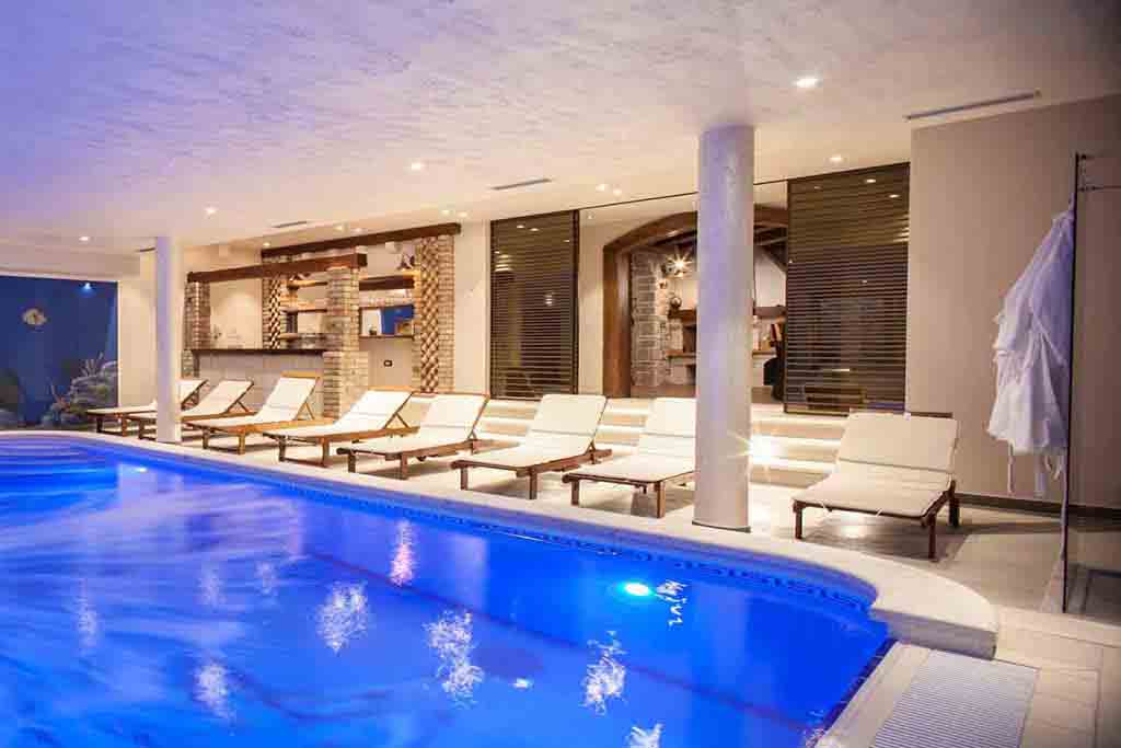 Możesz cieszyć się basenem i poza sezonem - Willa Srzich 2 / 36