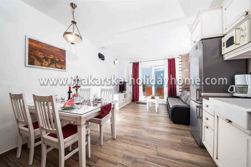 Pokój dzienny z kuchnią - Willa Ante / 24