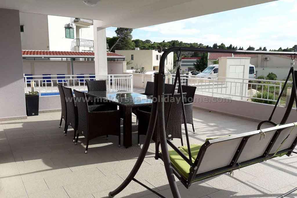 Макарская ривьера вилла с бассейном, садовой мебелью - Вилла Клепо / 04