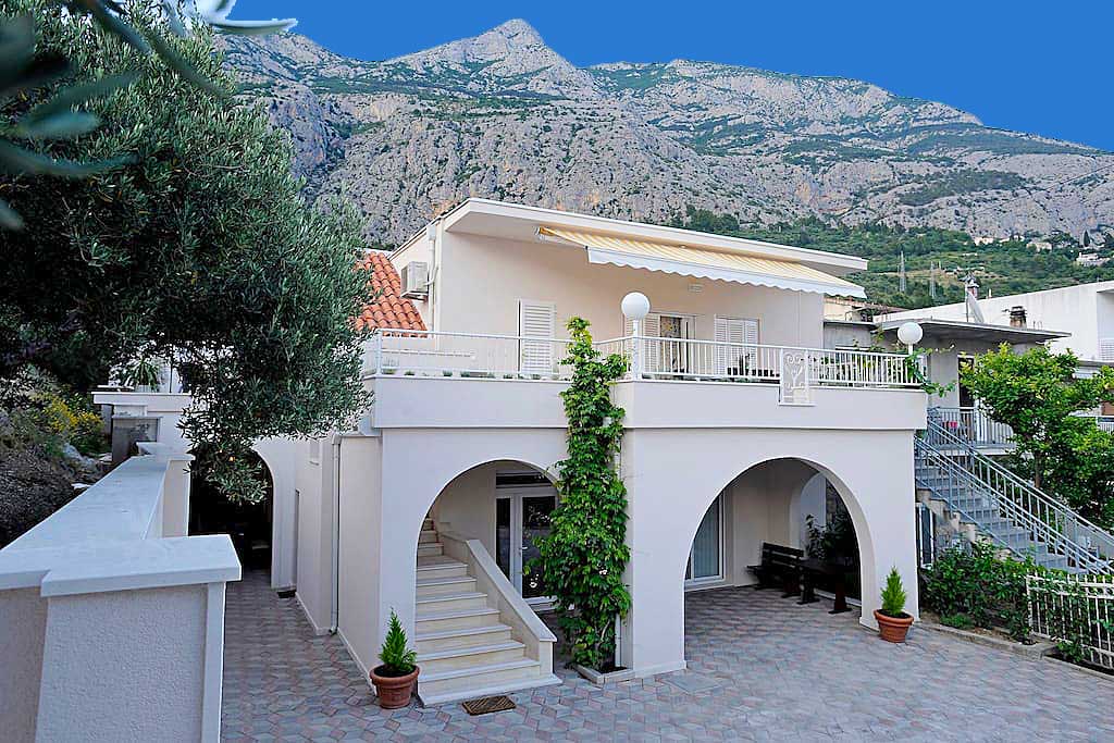 Willa Makarska z basenem, Willa Novak / 01