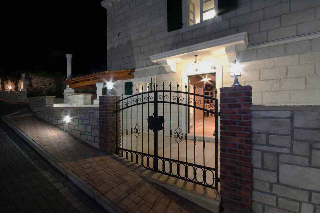 Plně oplocená vila - Villa Srzich 4 / 34