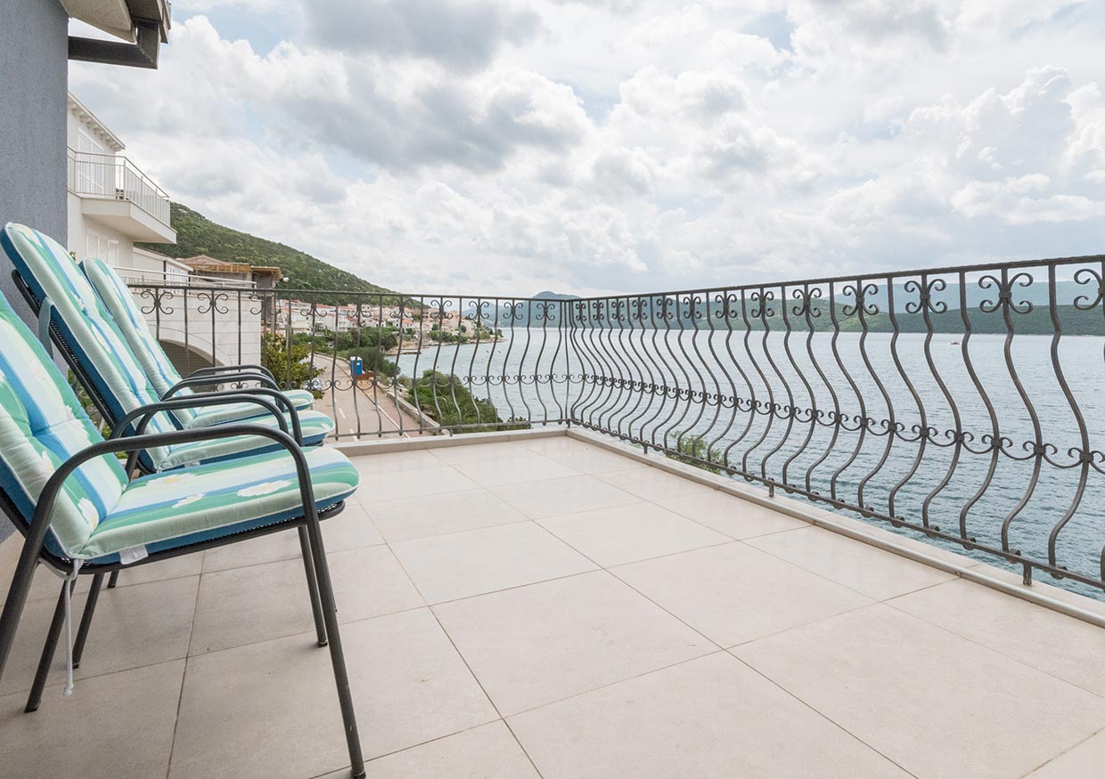 Balkong med panoramautsikt över havet, Villa Borak / 38