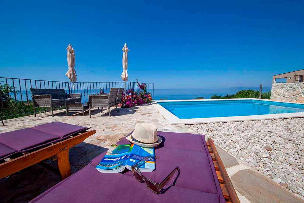 Podgora domki z basenem pod wynajem - Willa Dani / 06