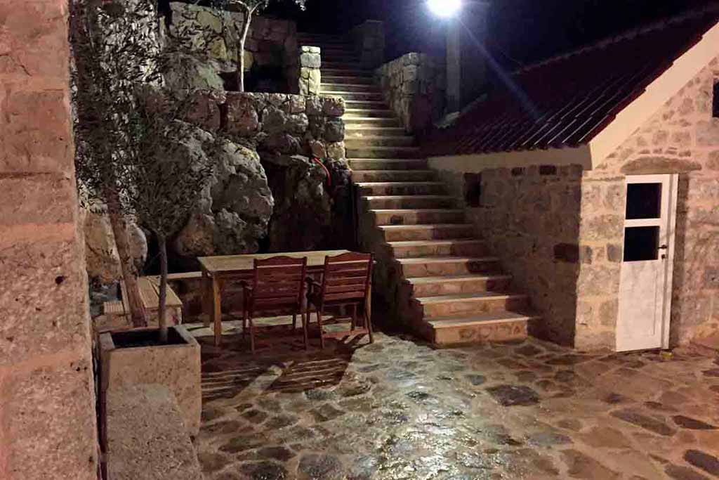 Willa w nocy - Villa Dani / 38