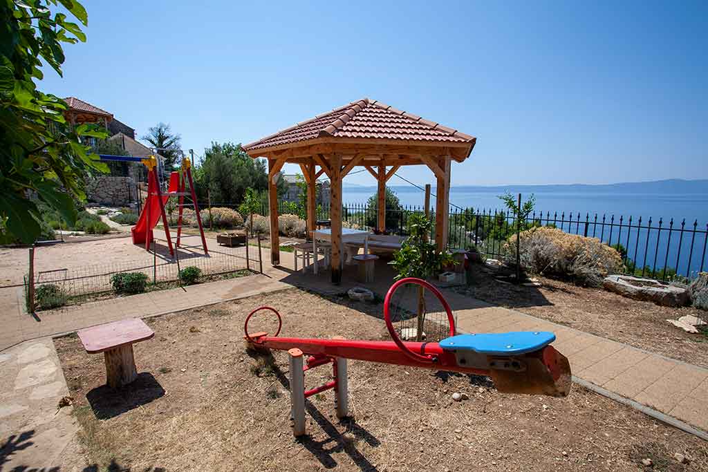 Каменная вилла с бассейном Подгора - Вилла Феникс / 07