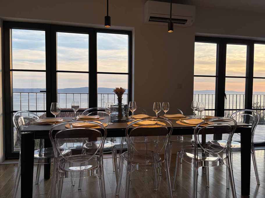 Matsal med havsutsikt - Villa Marena / 08