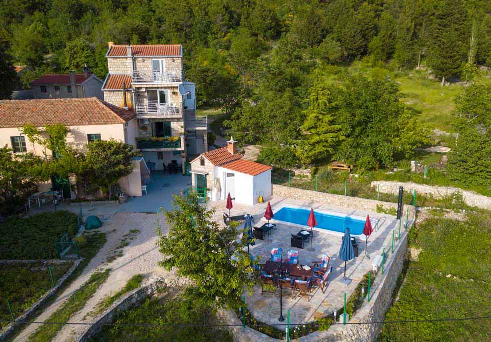 Kuća u Tučepima s bazenom - Villa Ljubo / 02