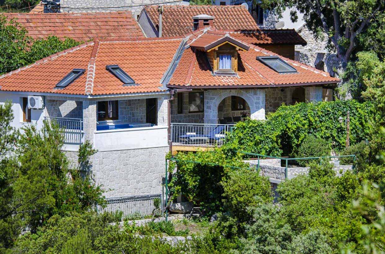 Croatia holiday villa, Zivogosce - Villa Teo / 02